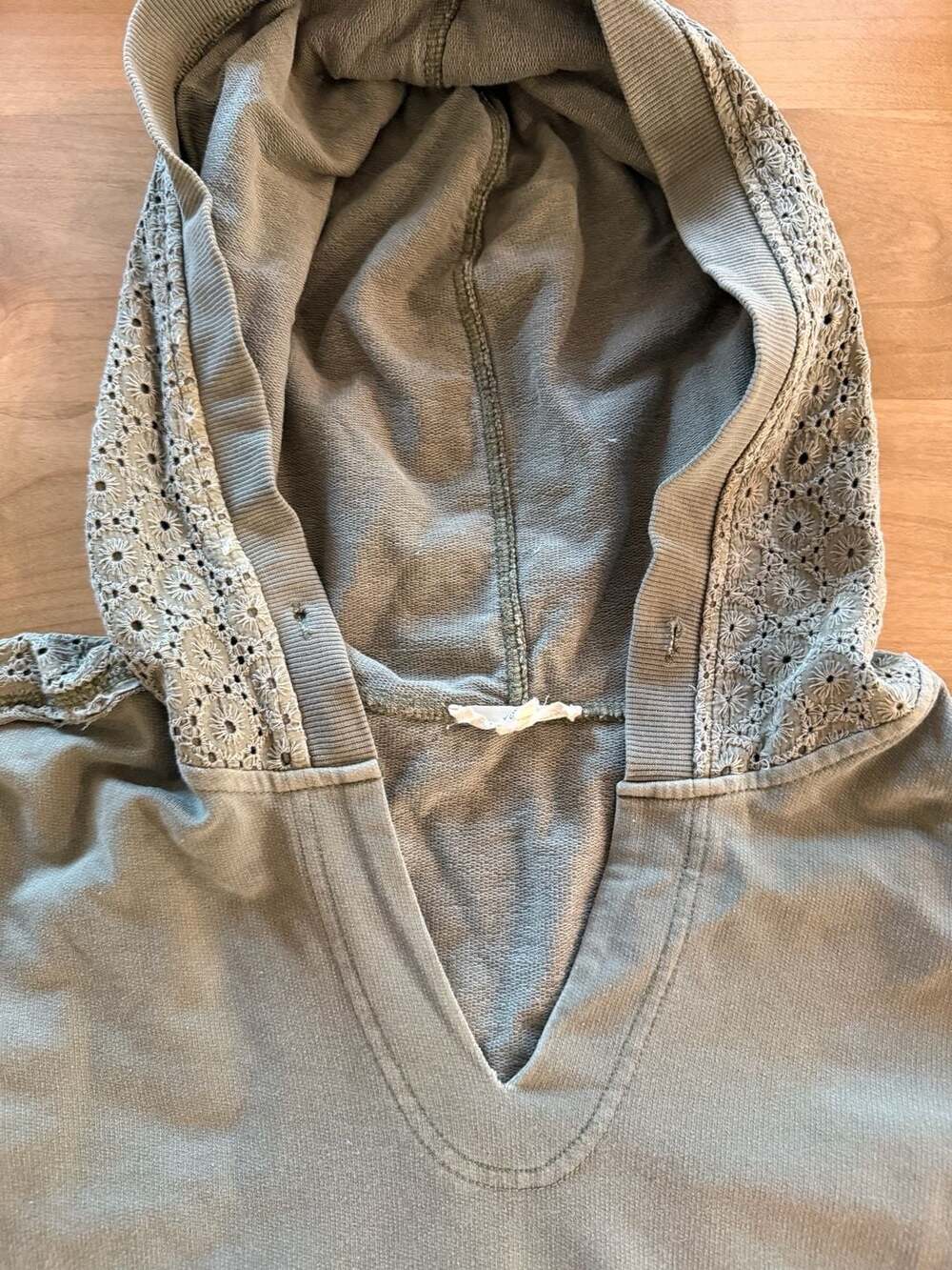 Jane and Delancey Olive Green Eyelet Lace V-Neck Hoodie Size L - Picture 6 of 10